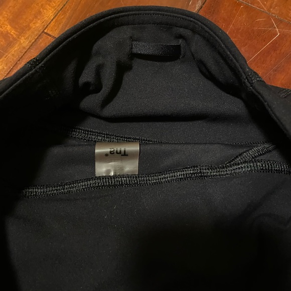 Aritzia biker shorts - Picture 3 of 3